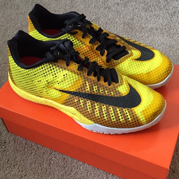 nike hyperlive 2018